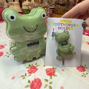 Charming Green Frog Toothbrush Holder